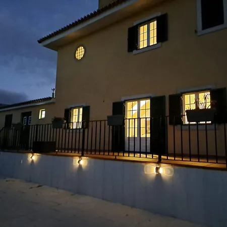 빌라 Elegant Mello With Beautiful Outdoor Area 로리냐