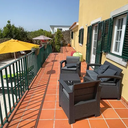 Vila Elegant Mello With Beautiful Outdoor Area *